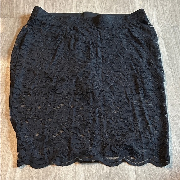 Elegant Black Floral Lace Maxi Skirt - Picture 1 of 9